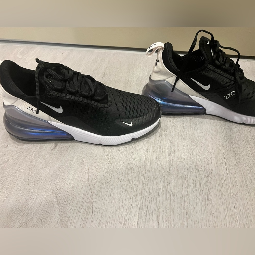 Nike air Max 270 sneakers brand new worn ONCE